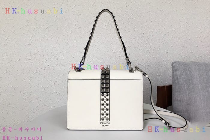 �ڹ̷��ޡ� ����� ���͵� �ΰ�  ����� PR 1BA179-2
